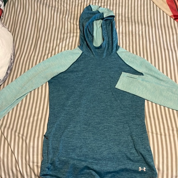 Under Armour Tops - Size Small Under Armour Pullover w/hood